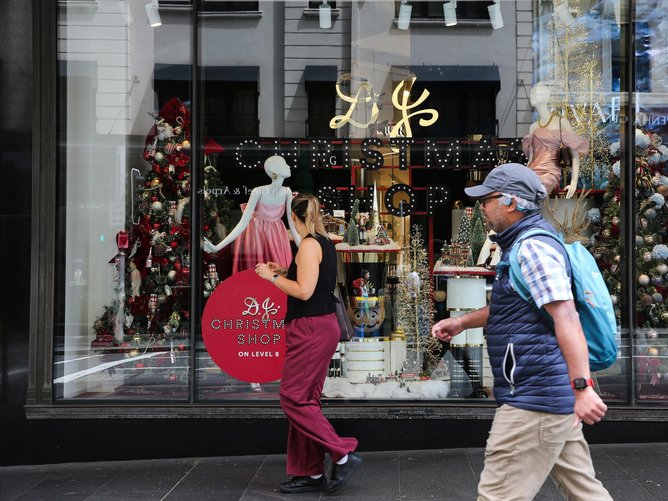 West Australians will have extra time to finish their Christmas shopping this year, but shoppers are being warned to watch out for scammers as the festive spending rush begins.