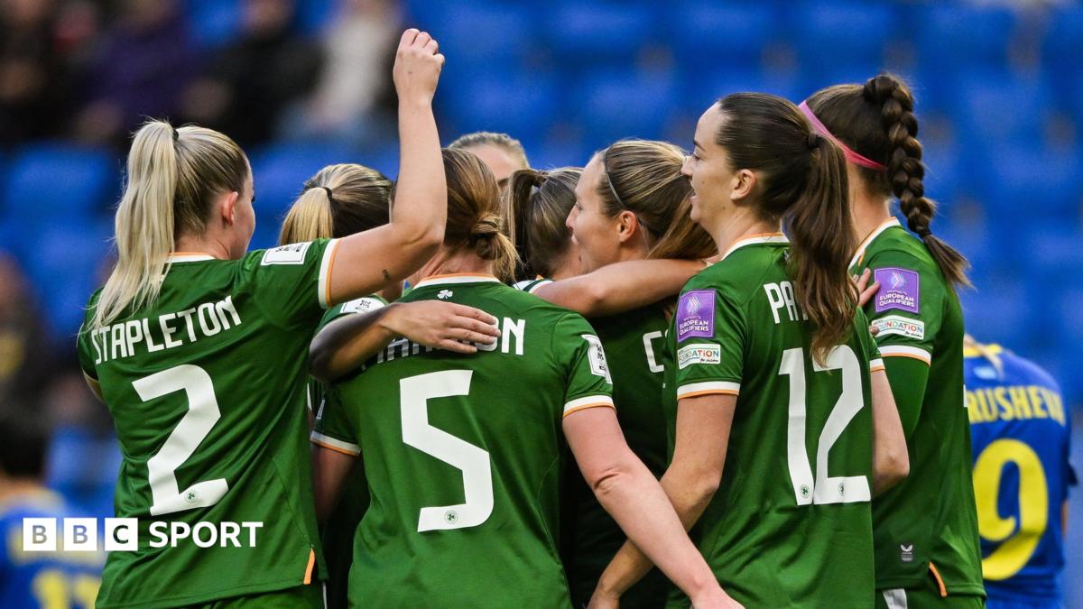 The Republic of Ireland celebrate Jamie Finn's goal