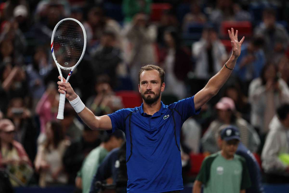 Shanghai Masters: Medvedev beats Tsitsipas to reach quarters