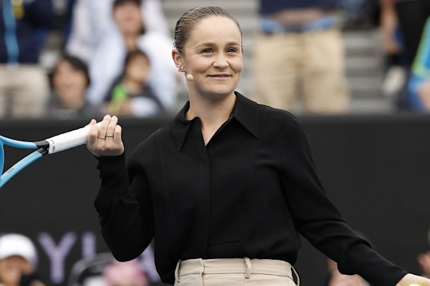 Ash Barty returned to center stage for the Kia Night of Legends.