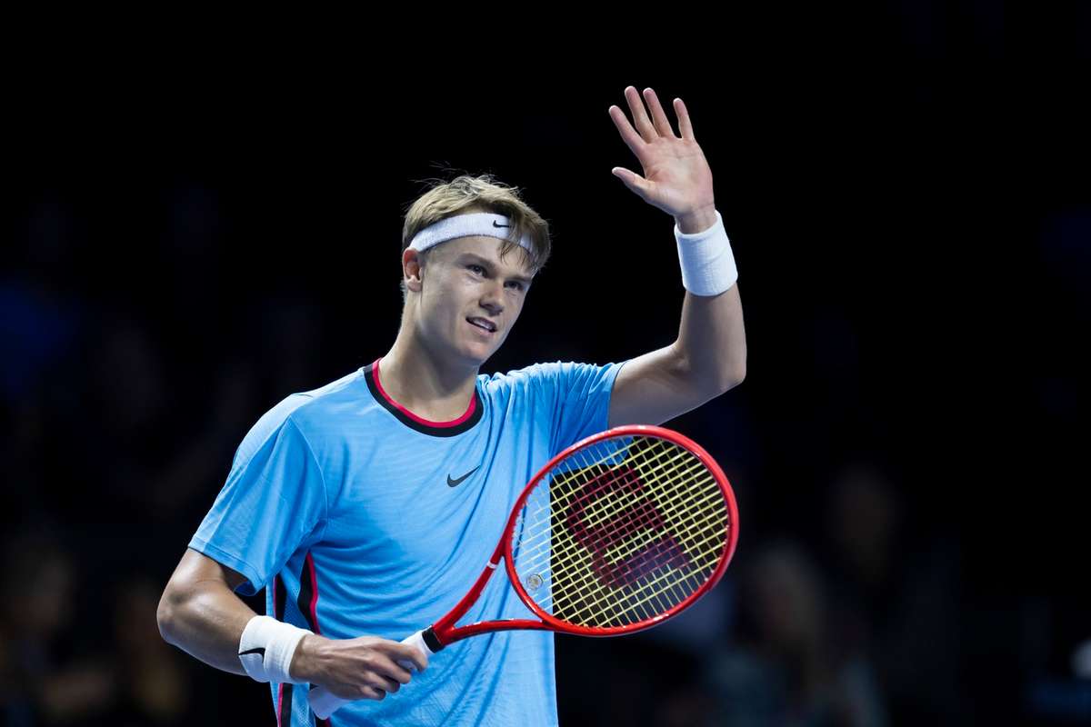 Rune survives match point against Hurkacz to seal ticket for quarter-final in Basel