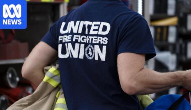 Victorian branch of United Firefighters Union of Australia threatens legal action against own members