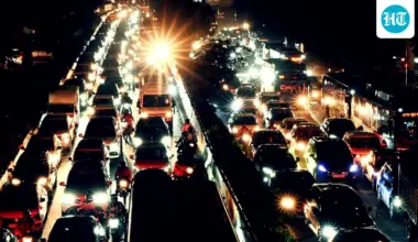 Phantom jams, traffic that moves like fluid, forced merges: The physics behind Barapullah Phase-III gridlock
