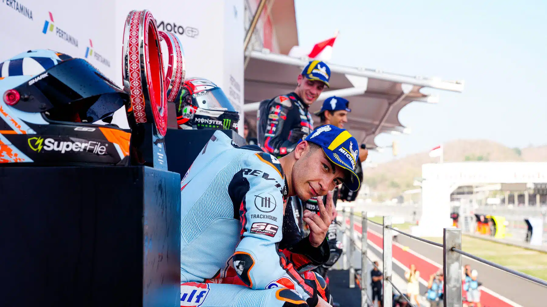 Fernandez’s ride to second with two broken fingers on his braking hand was nothing short of heroic