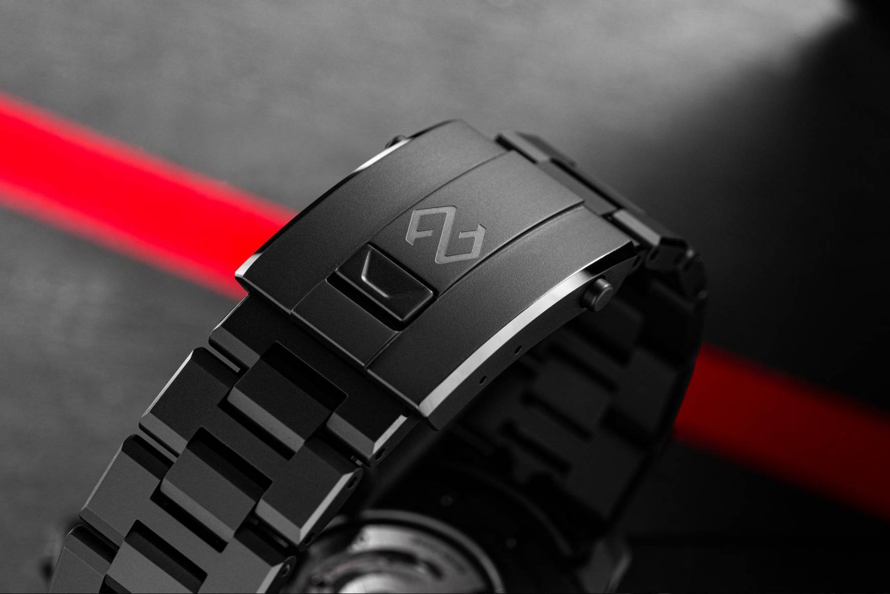 Formex Essence Ceramica Dark Matter RedShift clasp