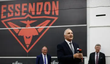 Essendon hold big 'incentive' to do one thing on AFL Draft night image
