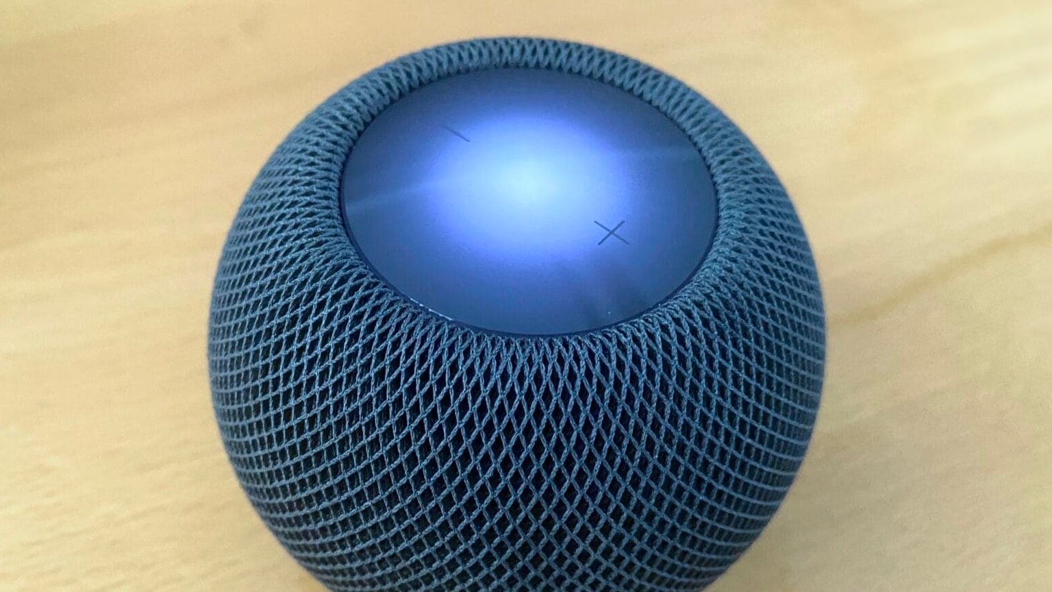A picture of a HomePod used in a story about HomePod getting Sound Glow feature.