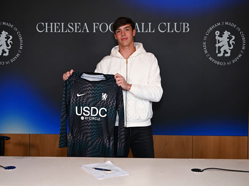 Freddy Bernal signs new deal | News | Official Site