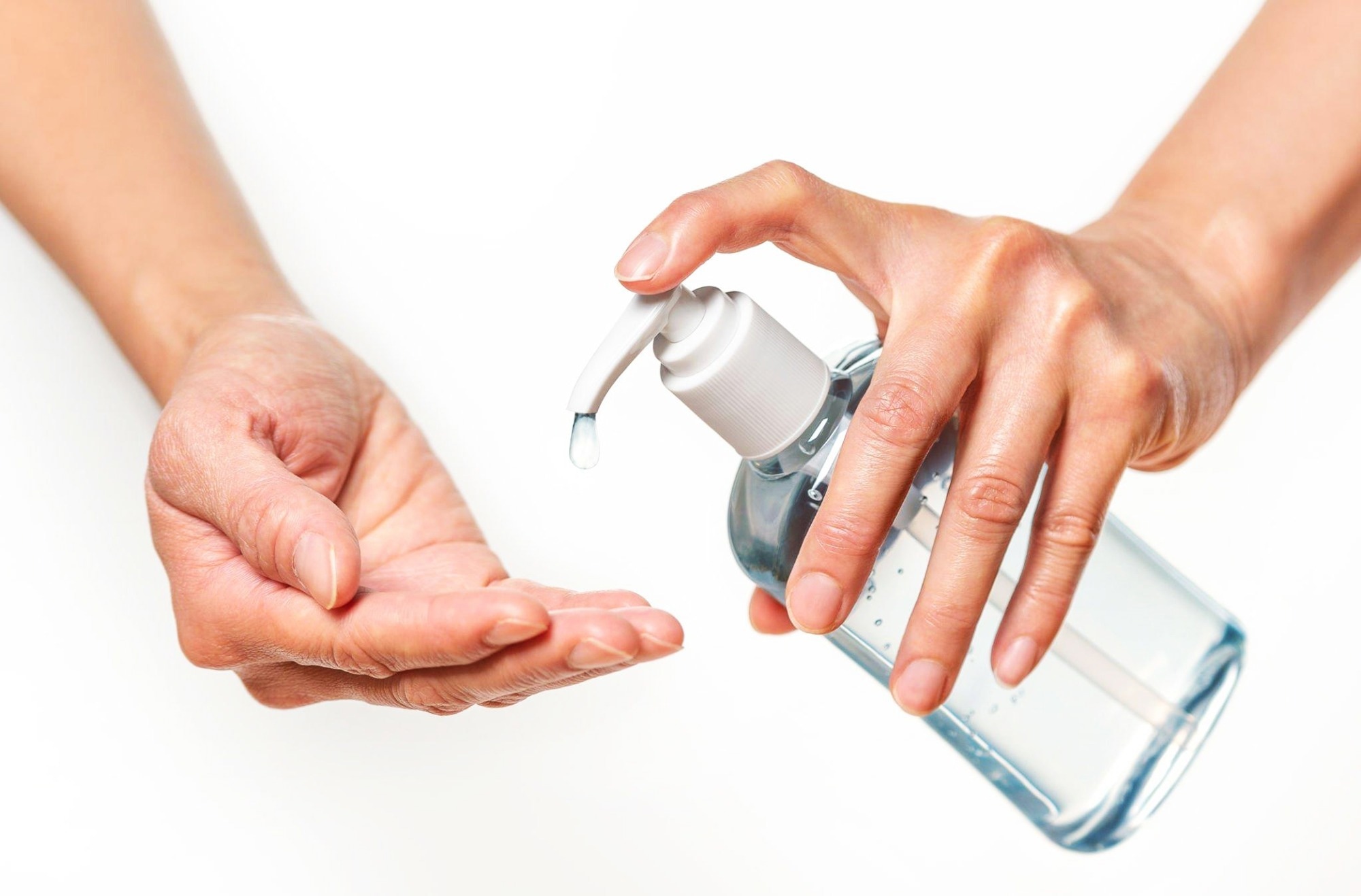 Study: Effects of a hand sanitizer formulation on upper respiratory symptoms and work restrictions: a double-blind household cluster-randomized controlled trial. Image Credit: chictype Montreal / Shutterstock