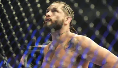 Alexander Volkanovski and Movsar Evloev.