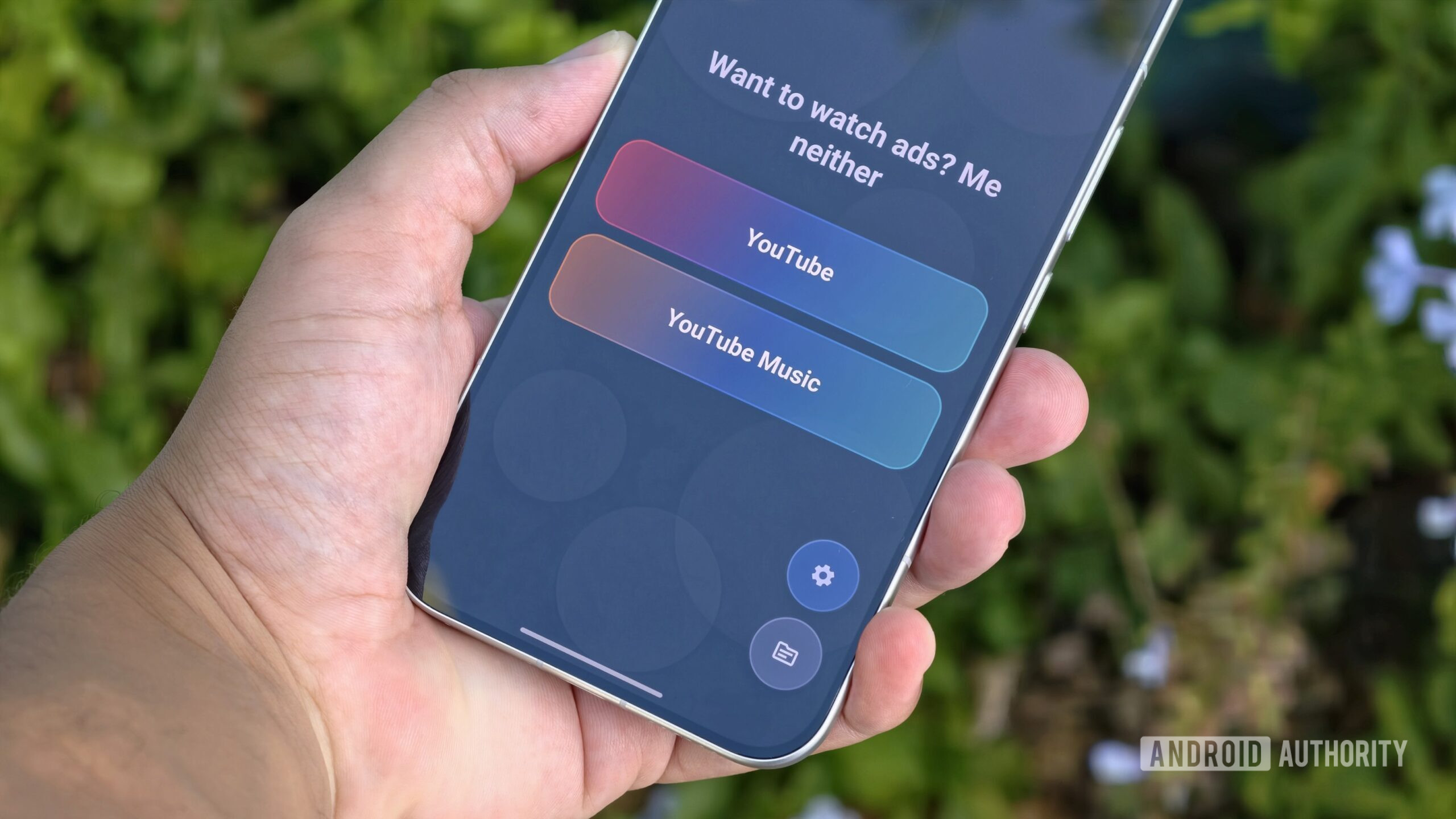 Morphe app for YouTube on phone Morphe app for YouTube on phone