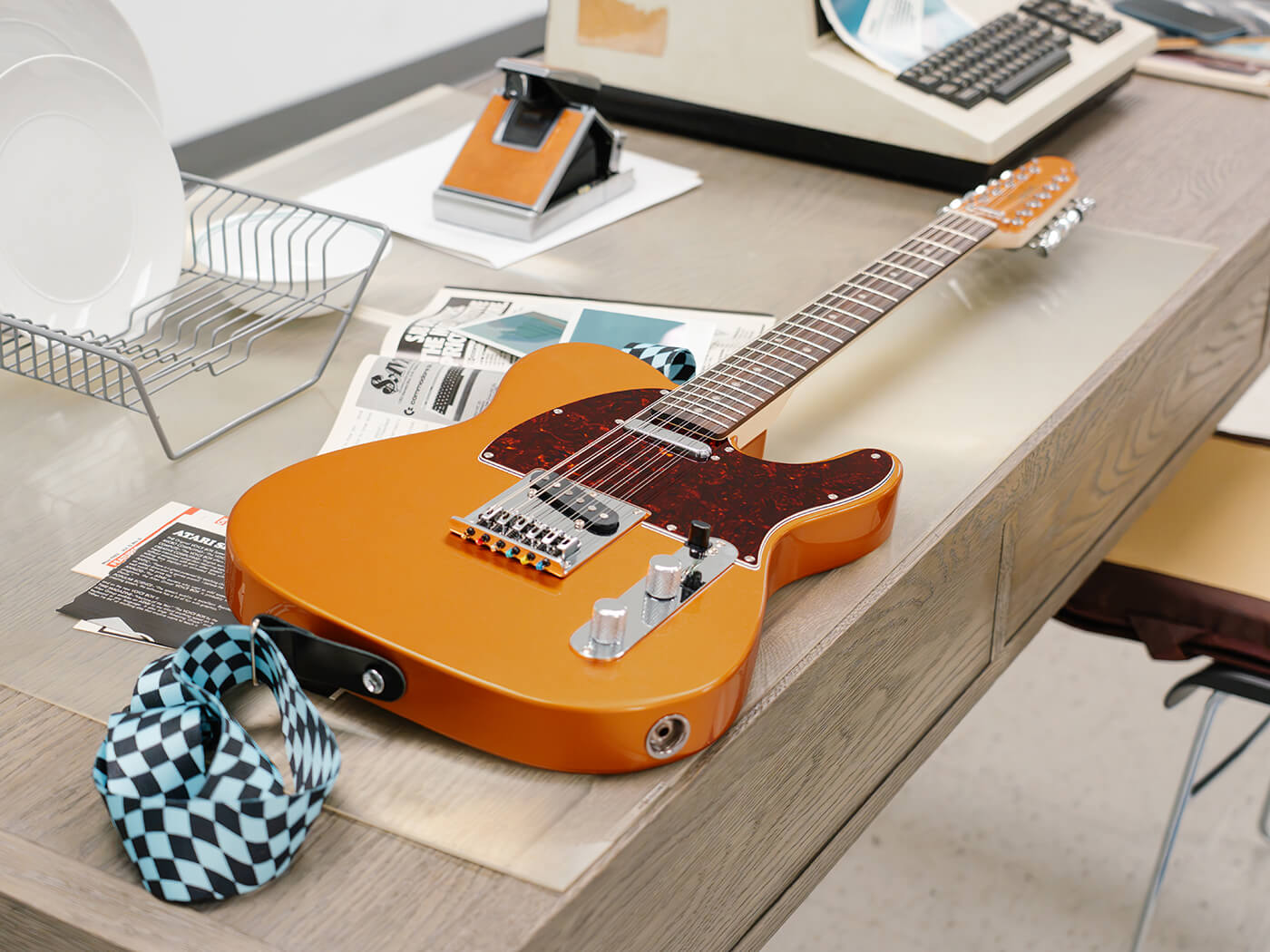 Squier Paranormal Troy van Leeuwen Telecaster XII. Press image