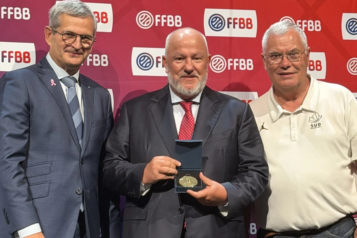 French Basketball Federation honours MBA founder Éric Elena