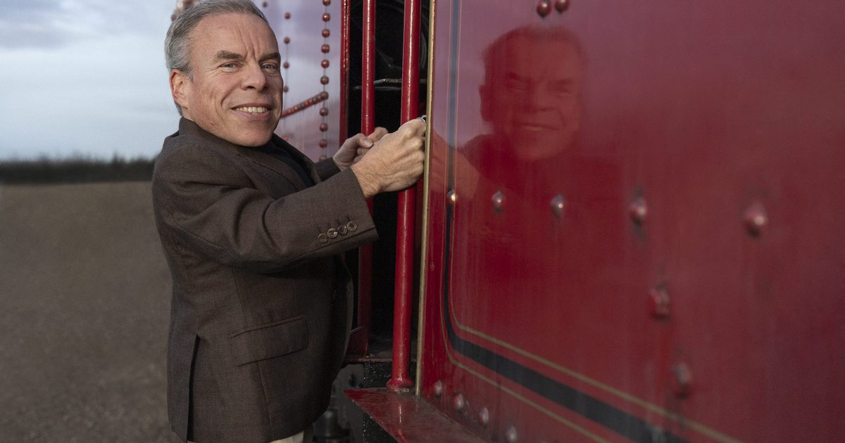 Harry Potter legend Warwick Davis responds to JK Rowling controversy