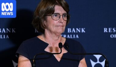 Reserve Bank governor paid $1.2 million as RBA workers fight real wage cuts