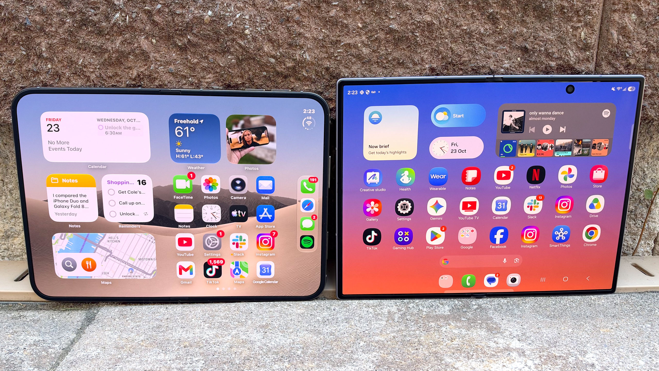 iphone Duo vs. Galaxy Z Fold 8.