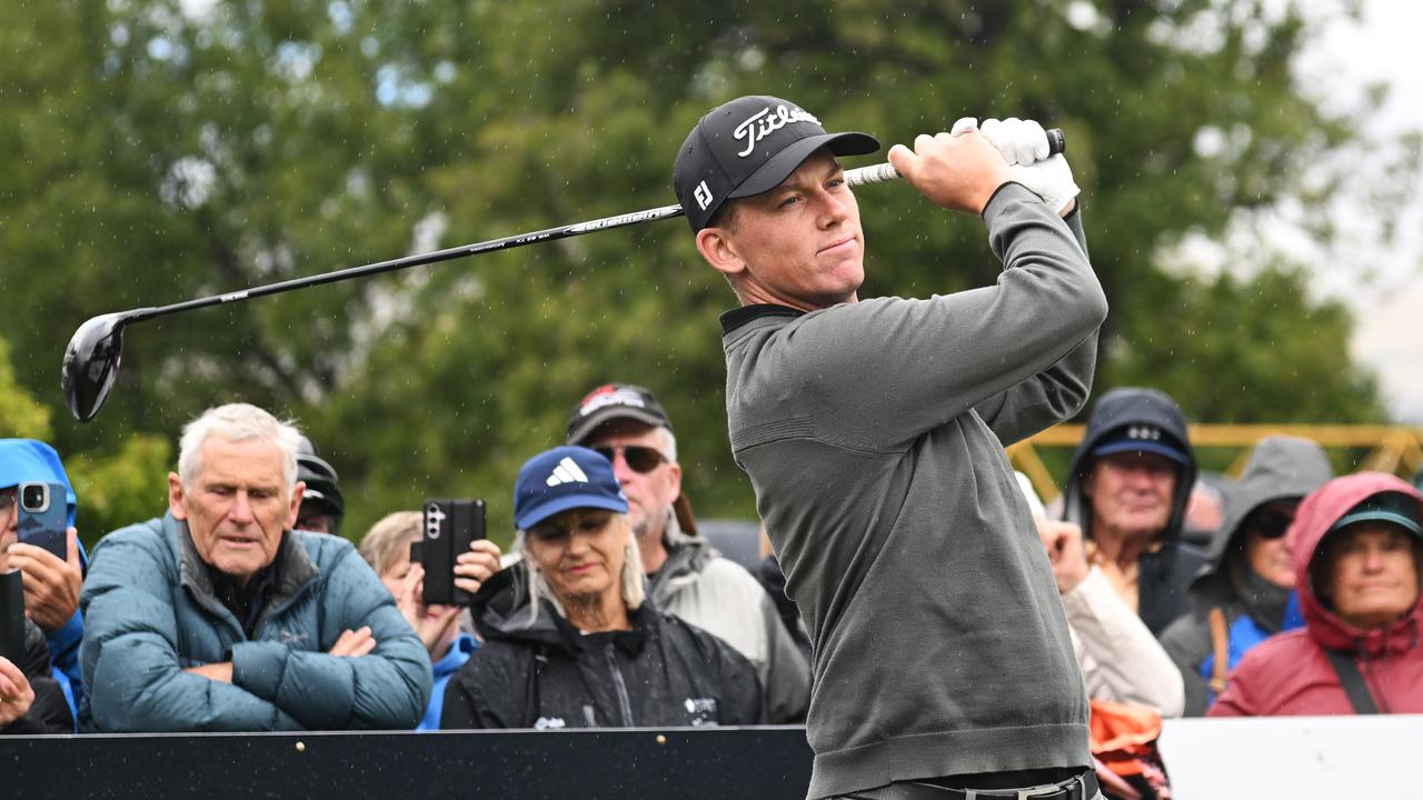 Kiwi golfer wins BMW with hole-in-one