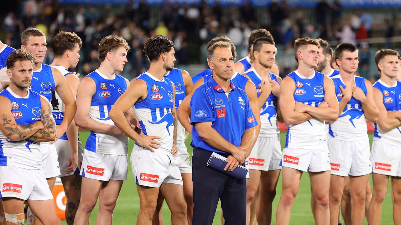 North Melbourne Kangaroos make huge call on next coach as figure flies to Melbourne