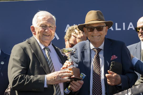 Ken Callander and Max Presnell - best in the business - image Bradleyphotos.com.au