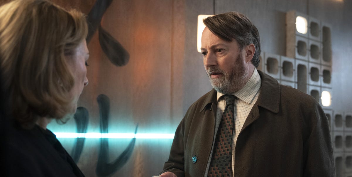 Ludwig drops first-look pics of David Mitchell filming series 3 of “captivating” BBC detective series