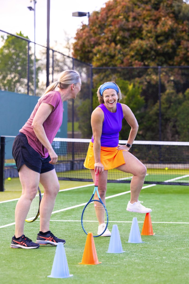 woman playing tennis