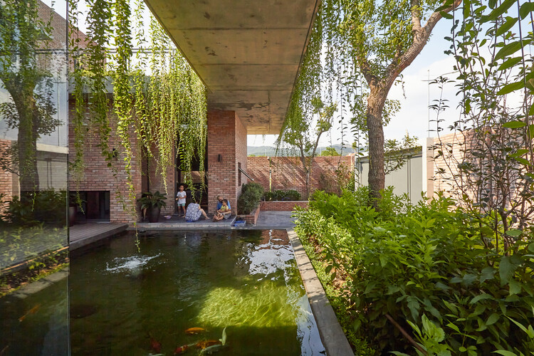 Climate, Density, and Spatial Layers: 18 Houses Shaping Contemporary Vietnamese Architecture - Image 1 of 19