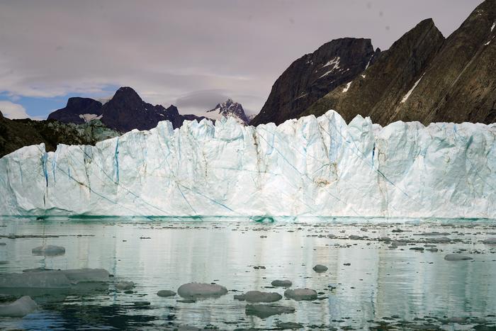 Satellite Data Challenges Fear of Runaway Antarctic Ice Loss