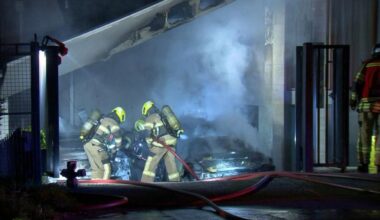 7NEWS live updates: Arsonists target fruit shop and cars as blaze spreads to home in Melbourne firebombing