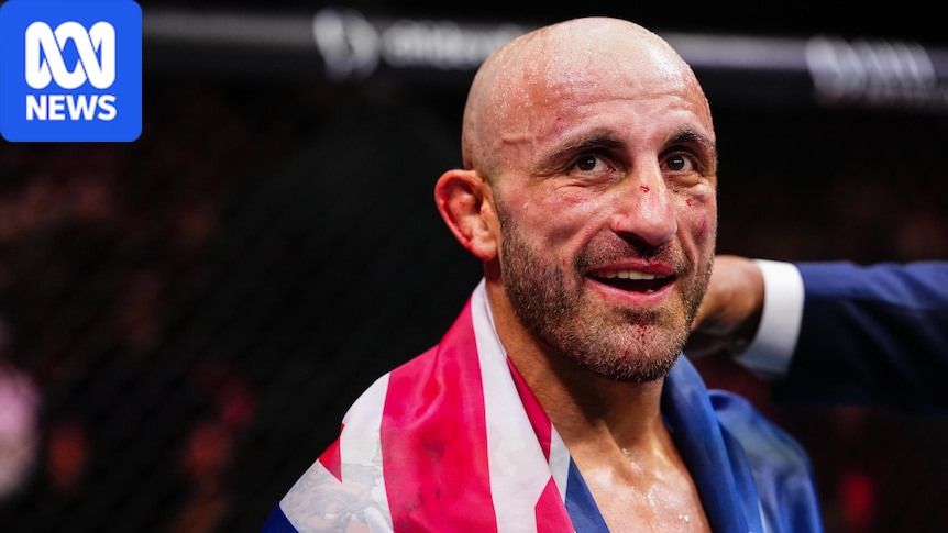 Australia's Alexander Volkanovski earns record ninth UFC featherweight title win against Movsar Evloev