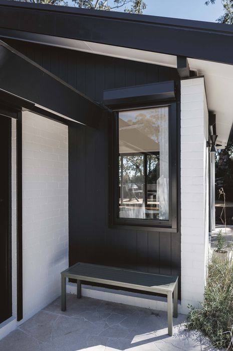The finishes chosen for Loftus House are faithful to Woolley's Sydney School approach, which was influenced by Alvar Aalto's use of brick and ideas of natural materialism.