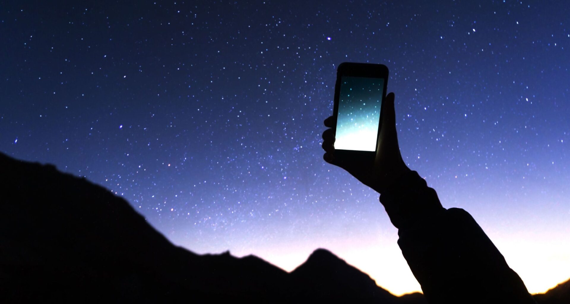 Here's how to preserve your night vision while using stargazing apps