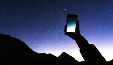 Here's how to preserve your night vision while using stargazing apps