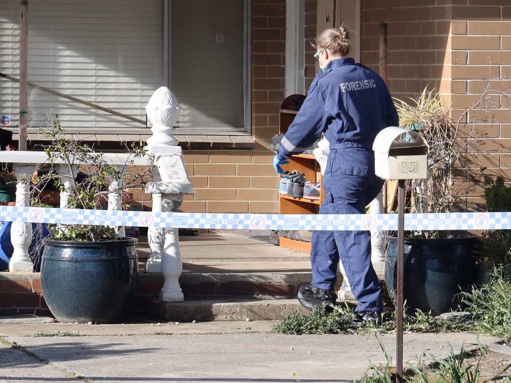 Murder charge after man stabbed to death in St Albans - Herald Sun