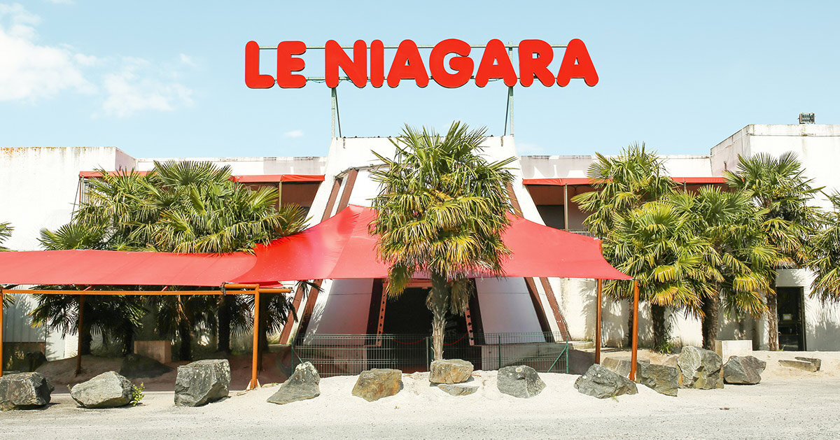 françois prost on photographing the facades of nightclubs