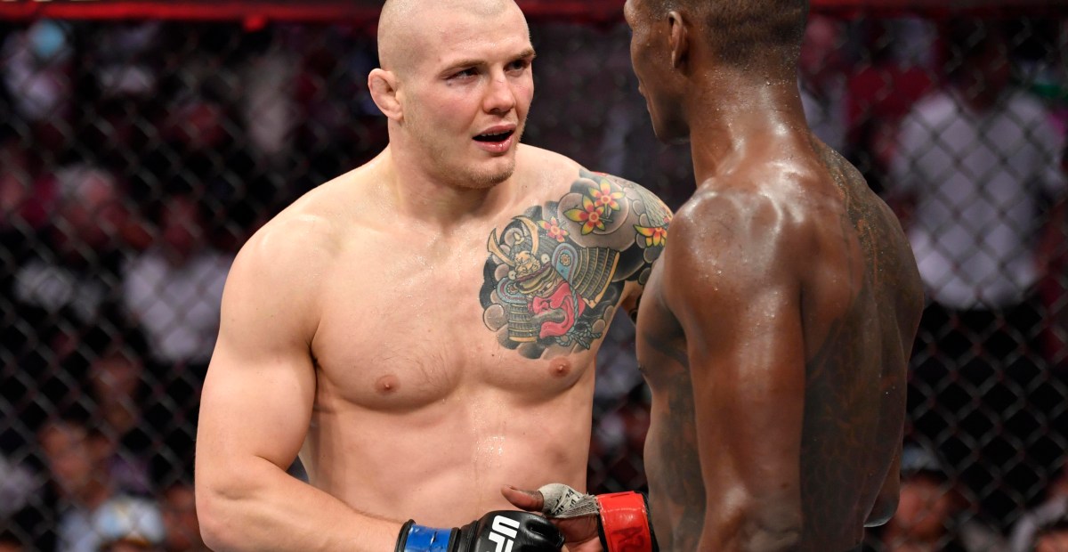 Adesanya Pulling For Vettori To End Familiar Four-Fight Skid At UFC 332