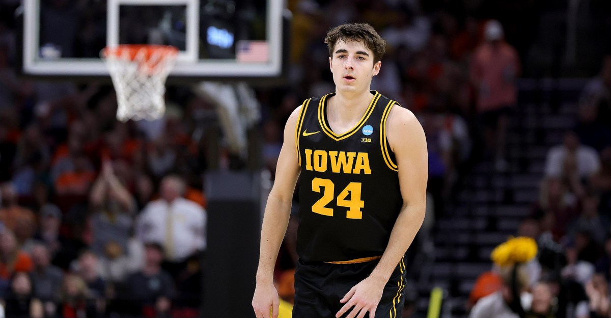 Iowa Hawkeyes Basketball Player Previews: Tate Sage