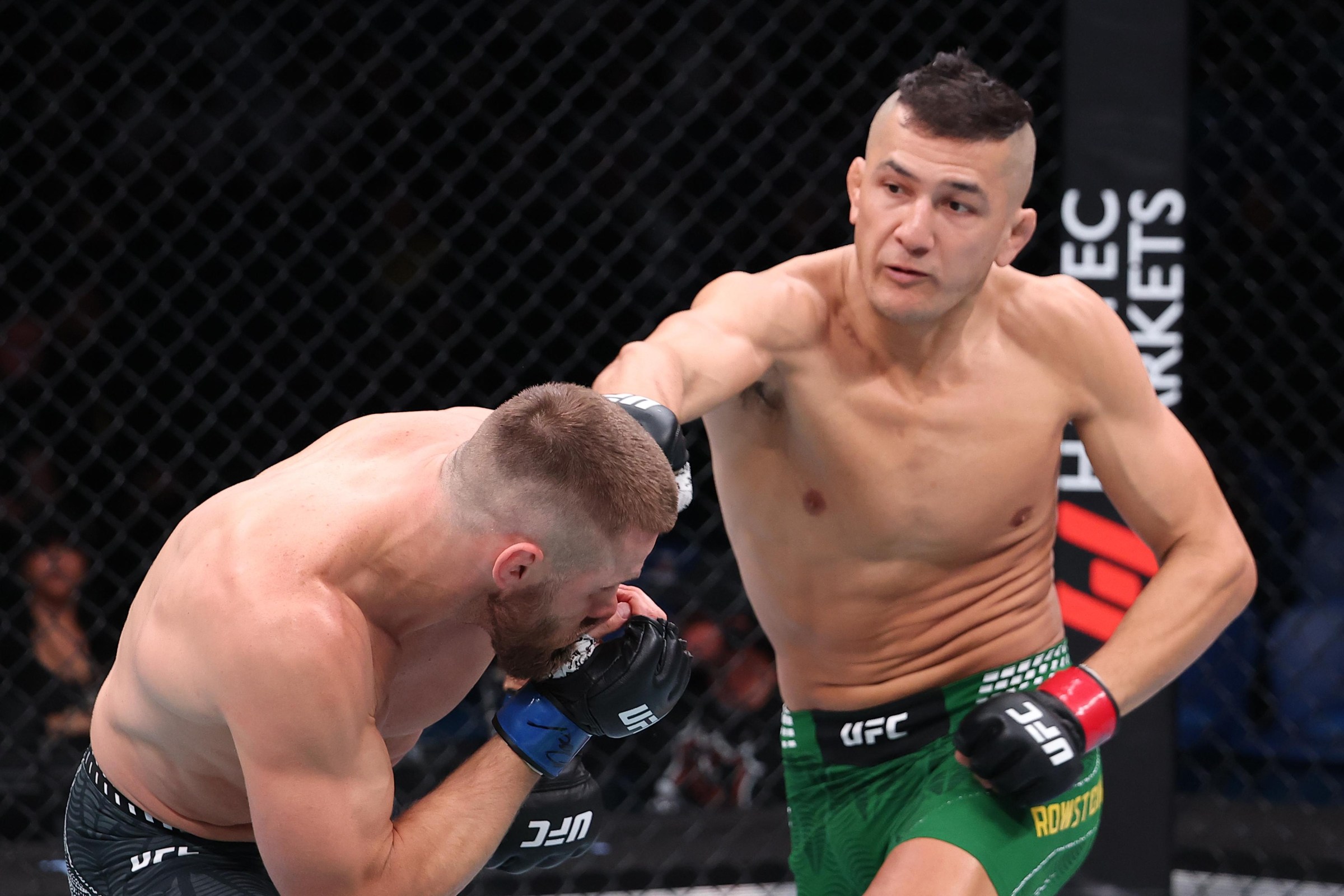 The Battle Giraffe makes an appearance at UFC 333.