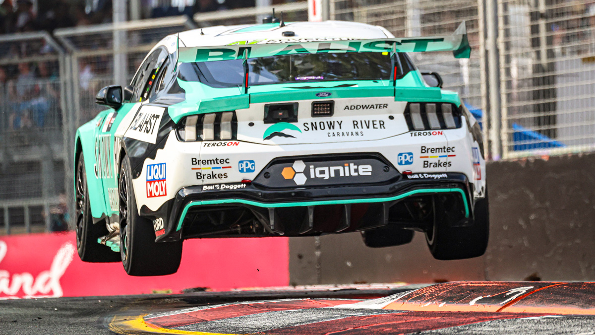 Tyre bundles set to return at Supercars Gold Coast 500 2026 beach chicane