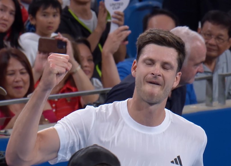 Hurkacz Tops Djokovic for First Time, Stretches Shanghai Streak to 8 Wins