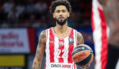 Georgios Bartzokas reacts to Tyler Dorsey controversy