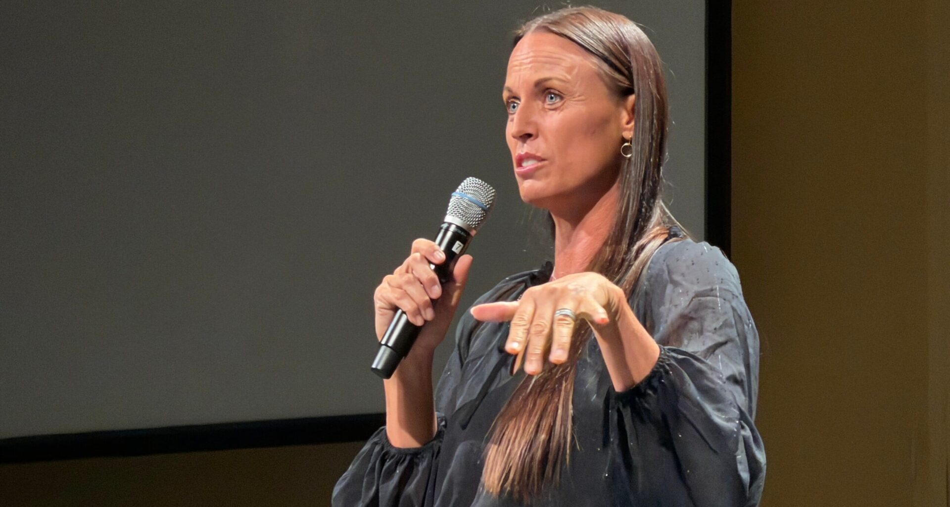 Seven-time Olympic medalist Amanda Beard spreads mental health awareness in Lincoln