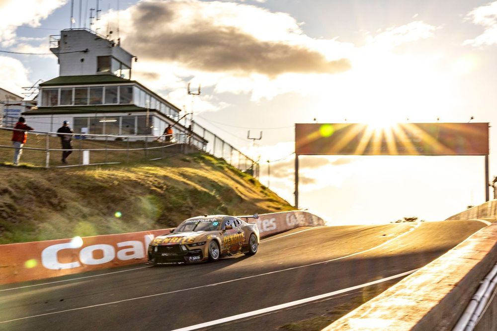 Estre was the last high-profile international driver at the Bathurst 1000 in 2023