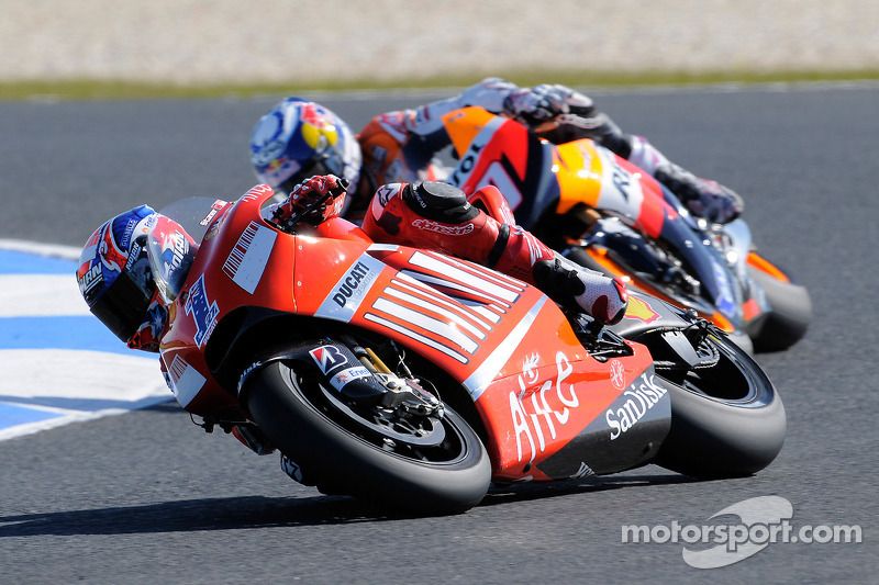 Casey Stoner leads Nicky Hayden on his way to Australian GP glory in 2008