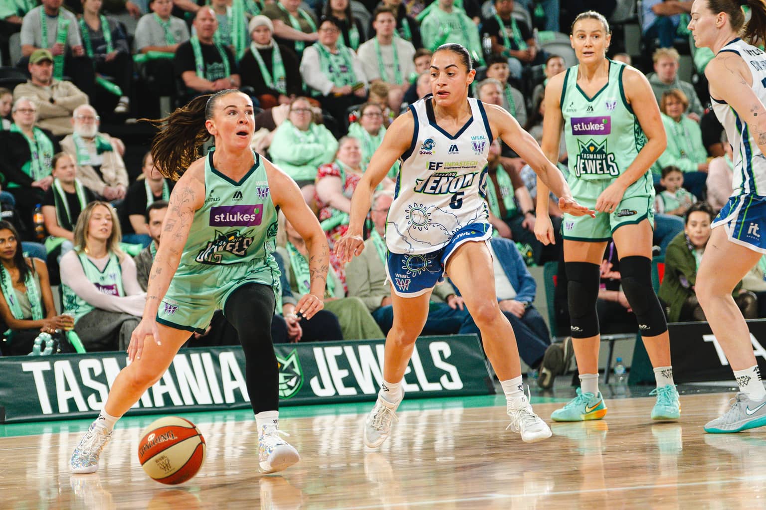 Tasmania Jewels beat Geelong Venom in sold-out first ever WNBL game