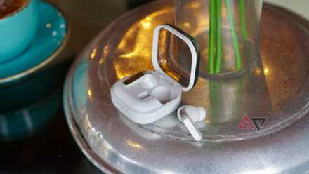 The Samsung Galaxy Buds 4 Pro and case