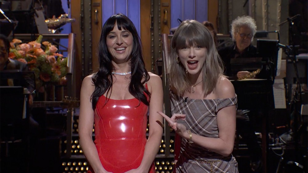 Taylor Swift Crashes Dakota Johnson's 'SNL' Monologue