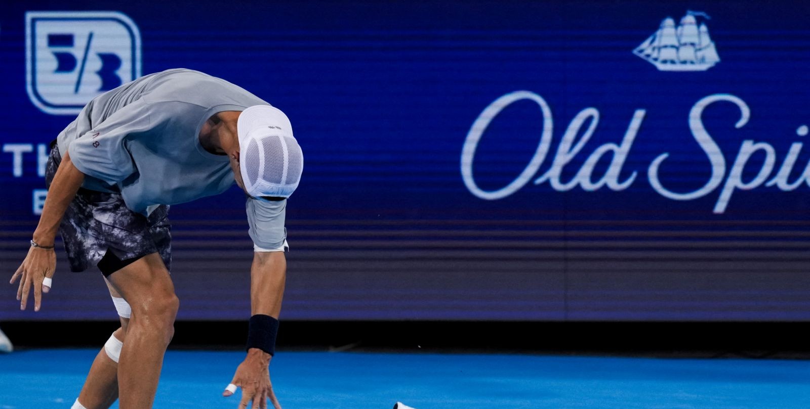 Lower-ranked tennis players feel mental, physical strain as long season nears end
