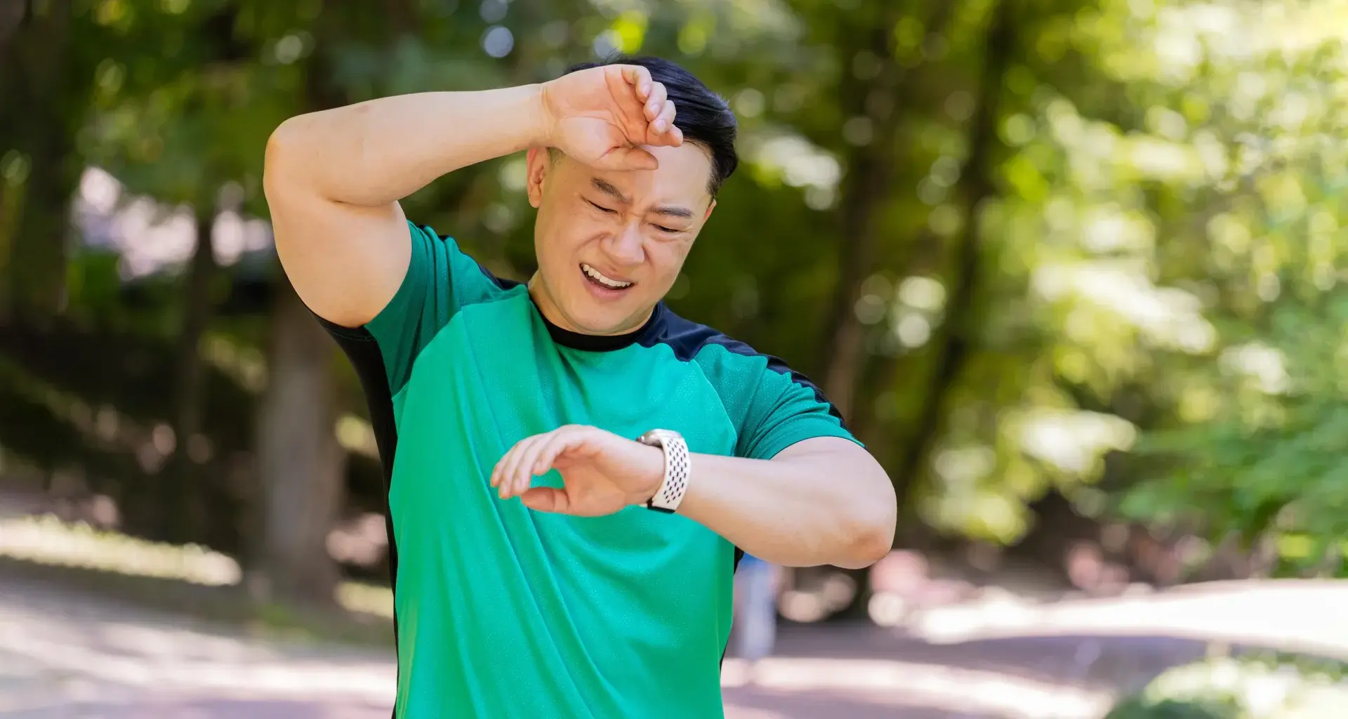 A 47-year study reveals the age when your body starts losing strength