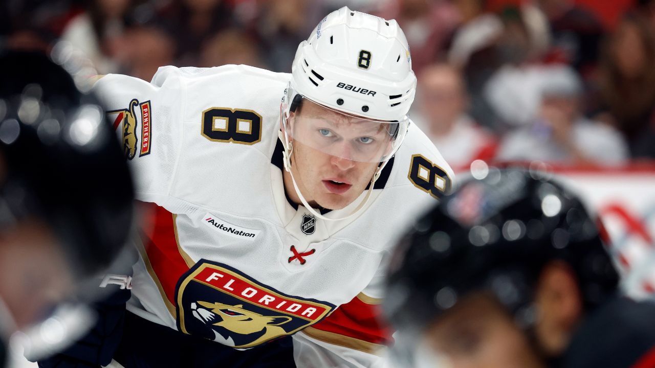 Brady Tkachuk hears boos in Ottawa return as Senators rout Panthers