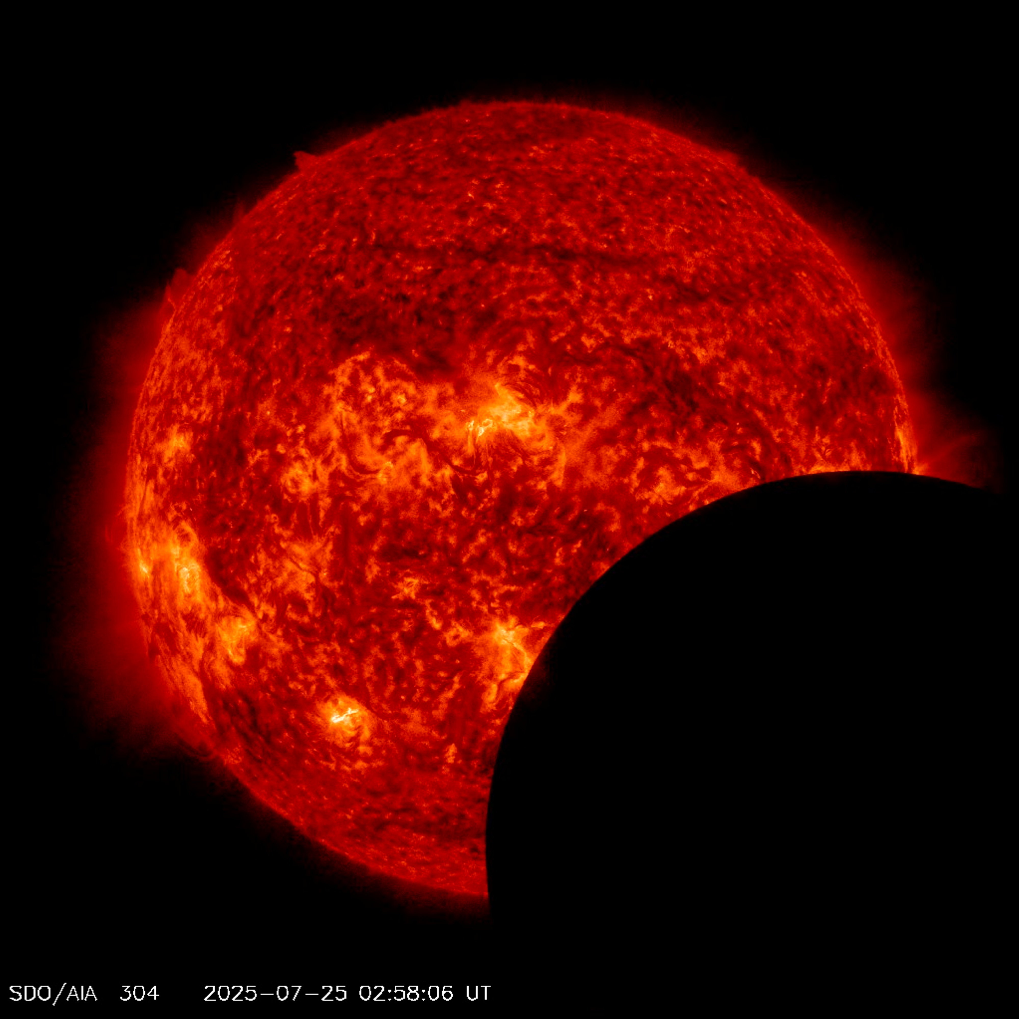 Incredible scenes show Sun playing peak-a-boo with spacecraft during eclipse